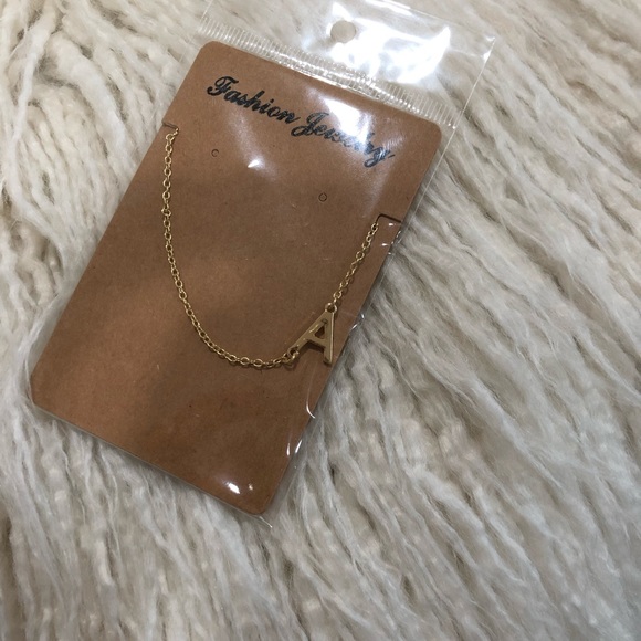 Letter A necklace - Picture 3 of 4